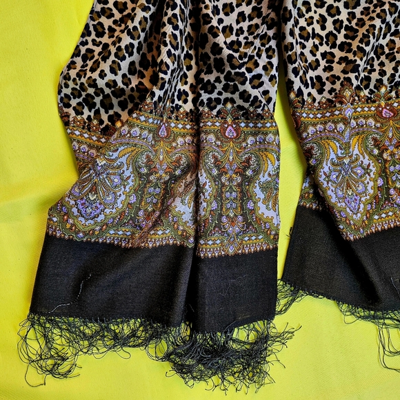 Wool Scarf Russian style by Pavlovo Posad Leopard Creams 🐆 - Picture 3 of 11